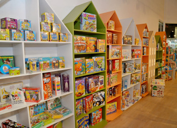 Сеть магазинов деревянных и развивающих игрушек Montessori shop